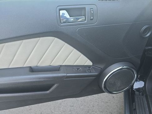 Used 2012 Ford Mustang Premium image 15