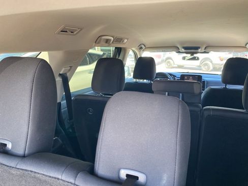 Used 2025 Nissan Pathfinder SV image 13