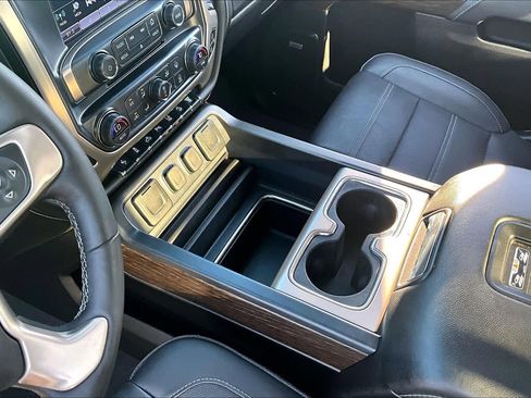 Used 2017 GMC Sierra 2500 Denali w/ Duramax Plus Package AWD/4WD image 17