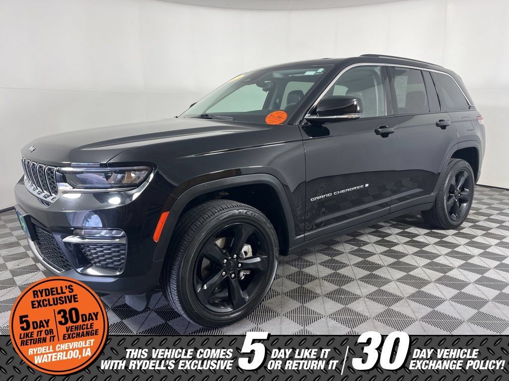 Used 2023 Jeep Grand Cherokee Limited w/ Luxury Tech Group II AWD/4WD image 9