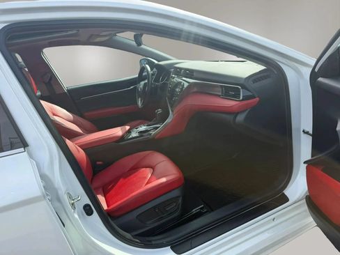 Used 2020 Toyota Camry XSE FWD image 28