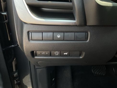 Used 2025 Nissan Rogue SV w/ SV Premium Package FWD image 13
