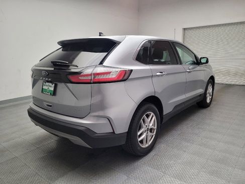 Used 2023 Ford Edge SEL image 9