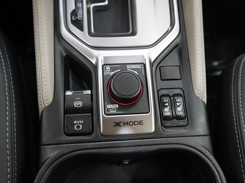 Used 2024 Subaru Forester Premium AWD/4WD image 23