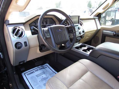 Used 2016 Ford F250 Lariat w/ Lariat Interior Package AWD/4WD image 9