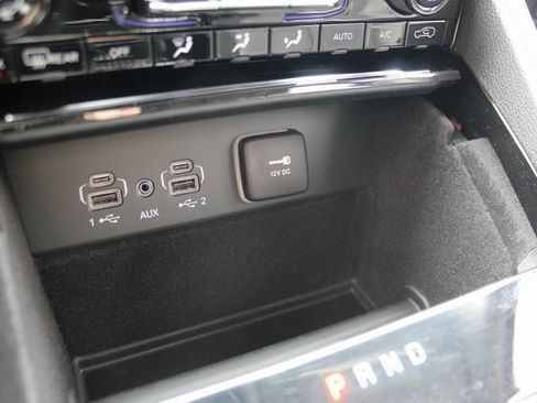 Used 2022 Jeep Grand Cherokee L Limited image 22