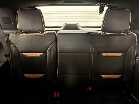 Used 2024 GMC Yukon AT4 w/ Technology Package AWD/4WD image 12