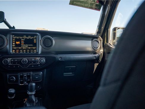 Used 2022 Jeep Gladiator Sport AWD/4WD image 20