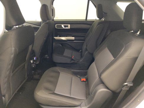 Used 2022 Ford Explorer XLT AWD/4WD image 18