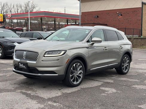 Used 2023 Lincoln Nautilus Reserve image 7