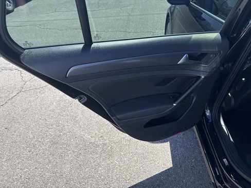 Used 2020 Volkswagen Golf 4-Door FWD image 13