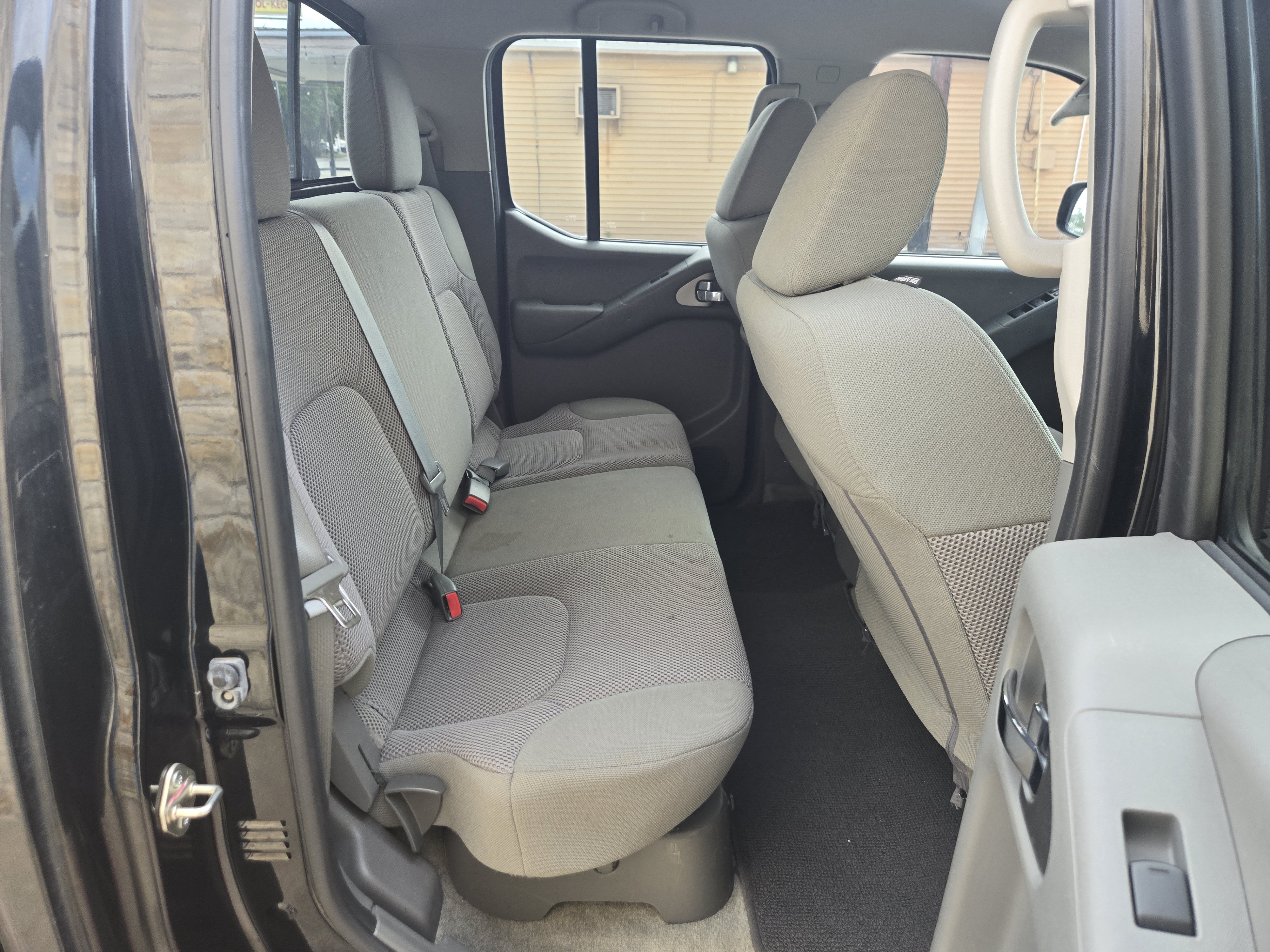 Used 2018 Nissan Frontier SV w/ Value Truck Package AWD/4WD image 11