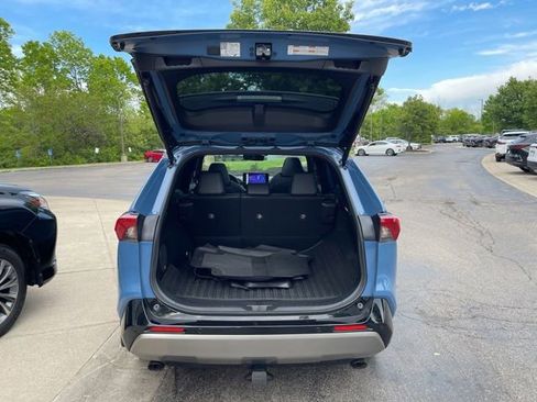 Used 2025 Toyota RAV4 XSE w/ Advanced Technology Package AWD/4WD image 40
