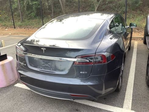 Used 2015 Tesla Model S 85D image 3