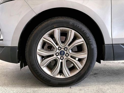 Used 2022 Ford Edge Titanium image 6