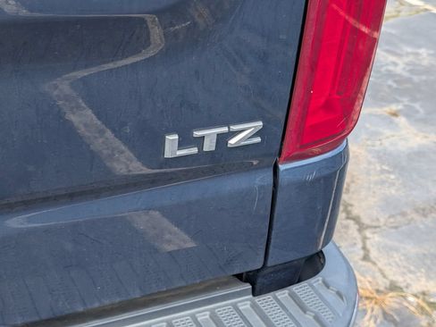 Used 2022 Chevrolet Silverado 1500 LTZ w/ Technology Package AWD/4WD image 9