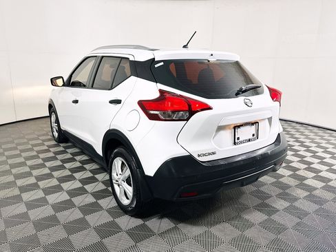 Used 2018 Nissan Kicks S w/ Exterior Electronics Package FWD image 5