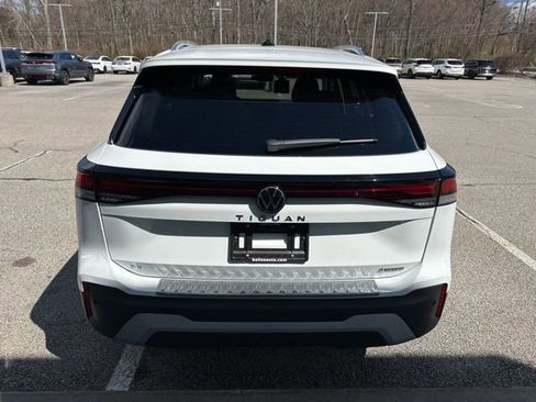 New 2026 Volkswagen Tiguan SE AWD/4WD image 6