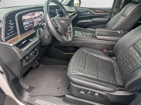 Used 2021 Cadillac Escalade Premium Luxury Platinum AWD/4WD image 14