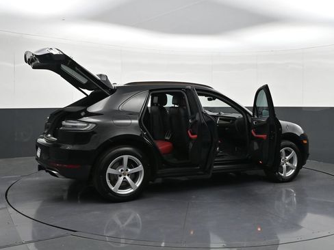 Used 2019 Porsche Macan AWD/4WD image 41