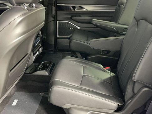 New 2025 Jeep Wagoneer L Series II image 13