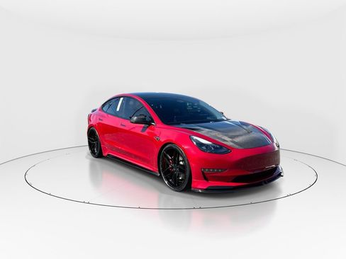Used 2022 Tesla Model 3 Performance image 2