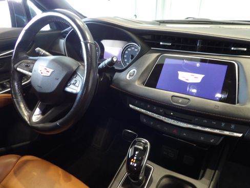 Used 2021 Cadillac XT4 Sport image 25