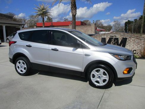 Used 2019 Ford Escape S image 16
