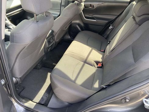 Used 2022 Toyota RAV4 LE image 18