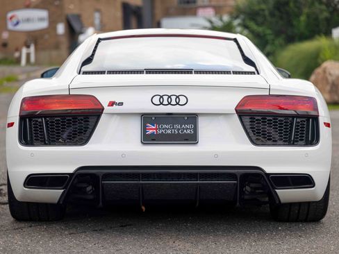 Used 2018 Audi R8 V10 RWD image 5