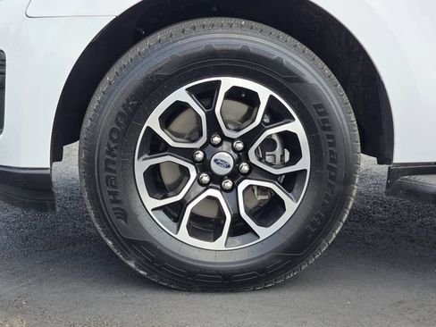 Used 2024 Ford Expedition XLT AWD/4WD image 36