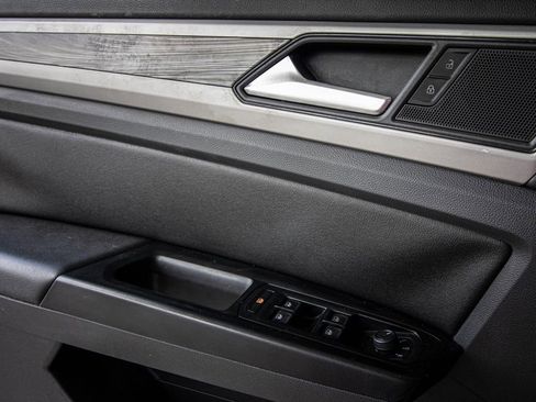 Used 2020 Volkswagen Atlas Cross Sport SE image 21