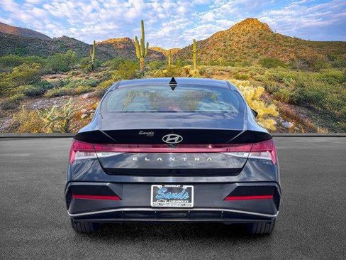 Used 2025 Hyundai Elantra SEL FWD image 6