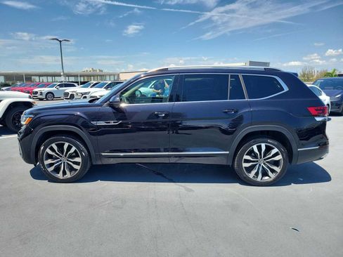 Used 2023 Volkswagen Atlas SEL Premium AWD/4WD image 3