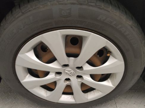 Used 2020 Toyota Corolla LE FWD image 31