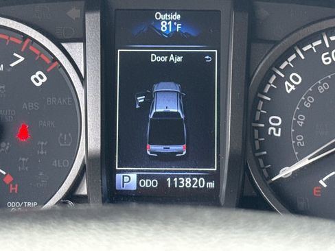 Used 2021 Toyota Tacoma TRD Off-Road w/ Technology Package AWD/4WD image 16