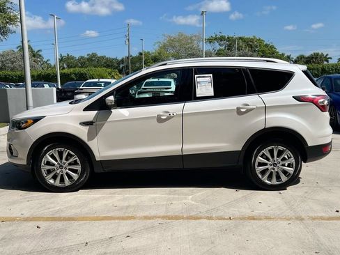 Used 2017 Ford Escape Titanium FWD image 4