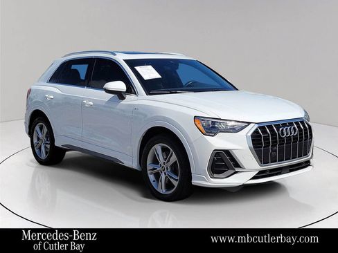 Used 2022 Audi Q3 2.0T Premium w/ Convenience Package image 1