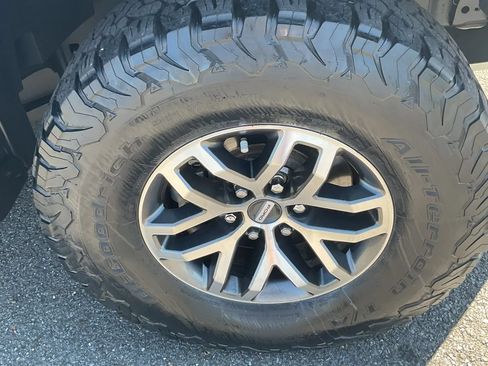 Used 2018 Ford F150 Raptor w/ Equipment Group 801A Mid AWD/4WD image 12