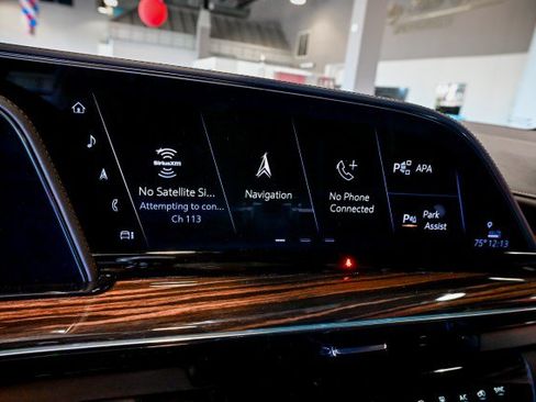 Used 2021 Cadillac Escalade ESV Premium Luxury AWD/4WD image 36