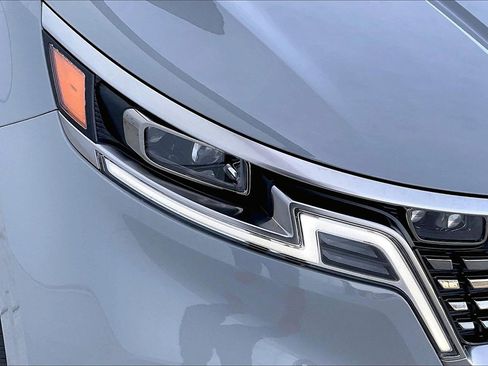 Certified 2024 Kia Carnival SX Prestige image 28