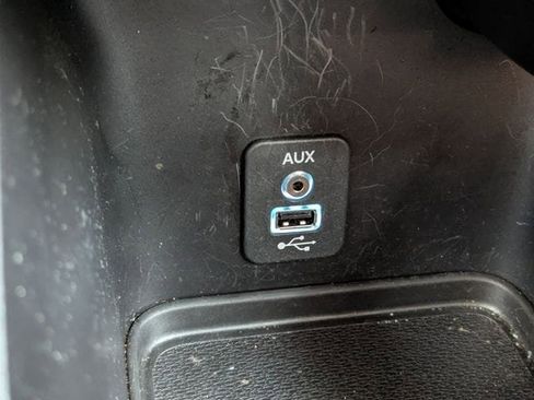 Used 2019 Dodge Journey SE FWD image 22