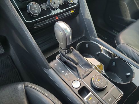 Certified 2022 Volkswagen Atlas Cross Sport SE image 23