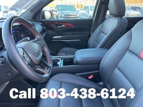 Used 2024 Chevrolet Traverse RS image 7