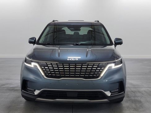 Used 2024 Kia Carnival SX Prestige image 3