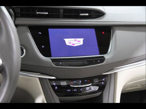 Used 2022 Cadillac XT5 Premium Luxury AWD/4WD image 9