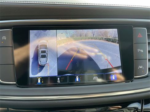 Used 2023 Buick Enclave Avenir image 21