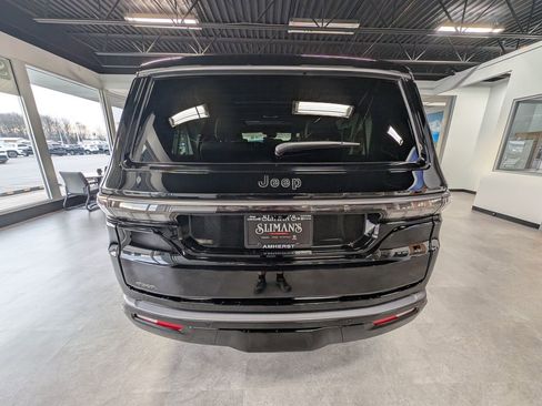 New 2026 Jeep Grand Wagoneer L Limited AWD/4WD image 10