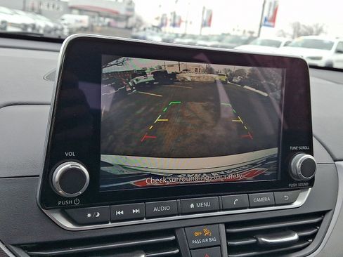 Used 2023 Nissan Altima 2.5 SR image 17