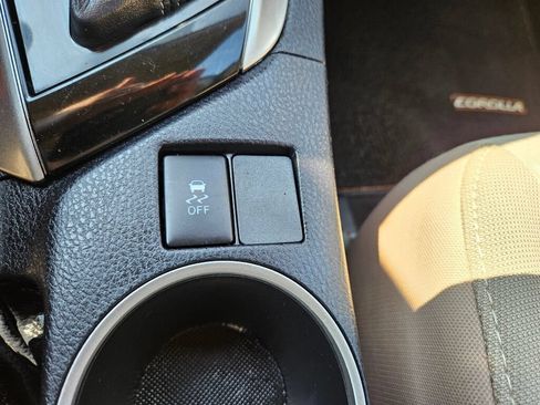 Used 2016 Toyota Corolla LE FWD image 30